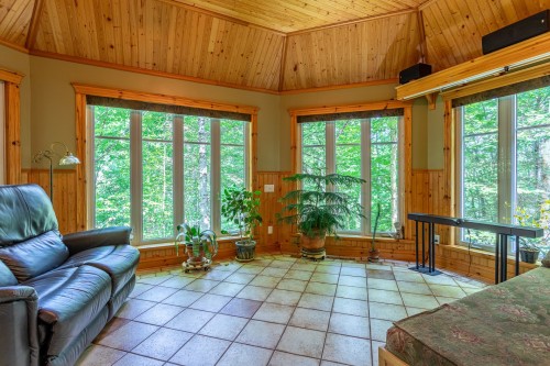 Solarium/Verrière - 435 Ch. Du Tangara, Lac-Aux-Sables, QC 