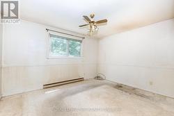 Bedroom Main floor - 