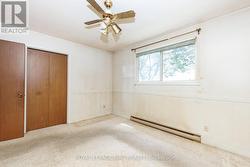 Bedroom Main floor - 