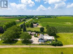 Bird's-eye view of the  property - 