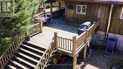 large deck for entertaining - 