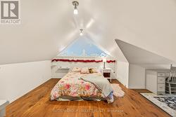 Bedroom 3/Flex rm/Bonus rm overlooking Living room - 