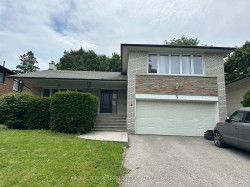 Main/Upper-5 Hunting Ridge  Toronto, ON M9R 1B4