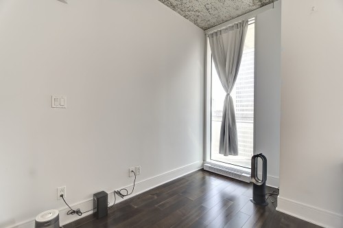 Office - 2703-1188 Av. Union, Montréal (Ville-Marie), QC 
