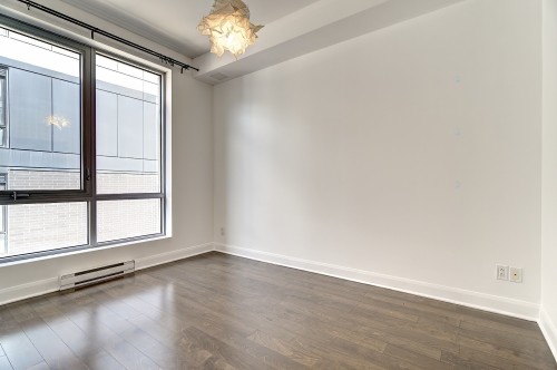 Salon - 908-1181 Rue Bishop, Montréal (Ville-Marie), QC 