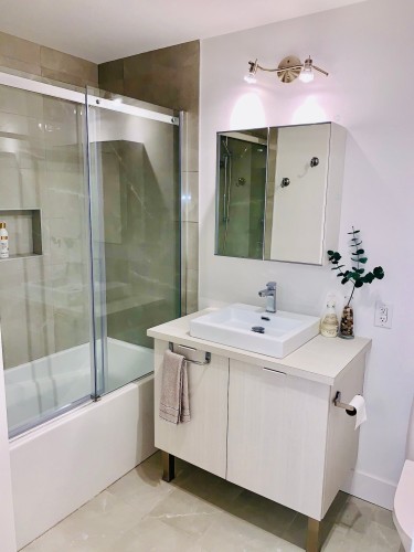 Bathroom - 1-2484 Rue Marie-Anne E., Montréal (Le Plateau-Mont-Royal), QC 