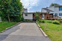 54 Rue des Lys  Blainville, QC J7C 2S6