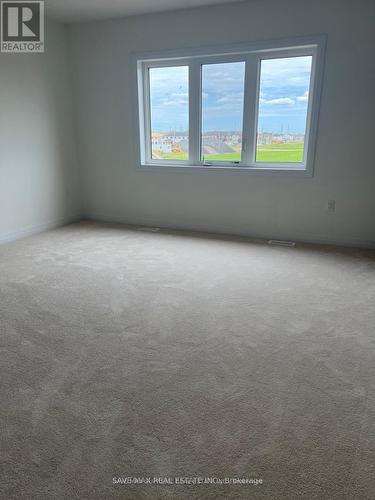 96 Selection Heights, Thorold, ON - Indoor Photo Showing Other Room