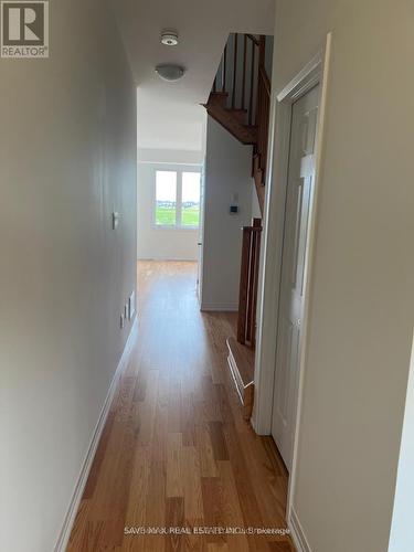 96 Selection Heights, Thorold, ON - Indoor Photo Showing Other Room