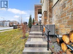 86 MURRAY LEONARD LANE East Gwillimbury, ON L9N 0Z6