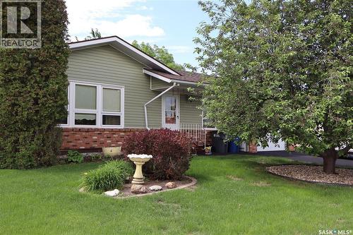 1010 Granville AVENUE  Assiniboia, SK S0H 0B0