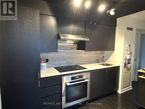 1106 - 15 Iceboat Terrace, Toronto, ON 