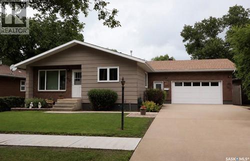 407 7th AVENUE E  Assiniboia, SK S0H 0B0