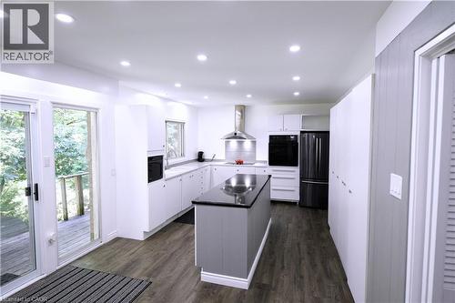 560 Crane Court, Burlington, ON 