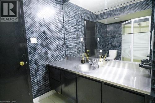 560 Crane Court, Burlington, ON 