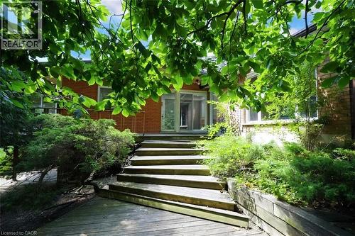 560 Crane Court, Burlington, ON 