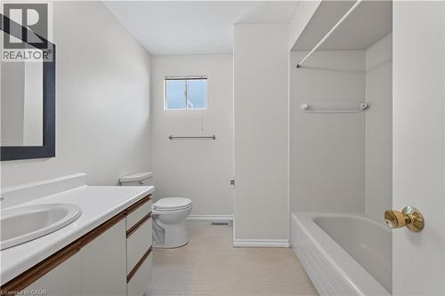Main floor Bathroom - 5051 Brady Avenue, Burlington, ON 