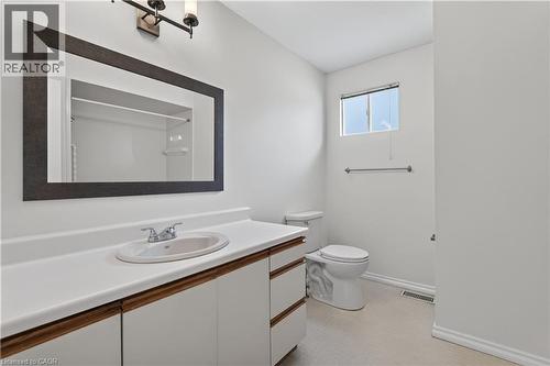 5051 Brady Avenue, Burlington, ON - Indoor Photo Showing Bathroom