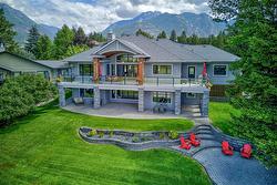 7495 Sun Valley Place  Radium Hot Springs, BC V0A 1M0