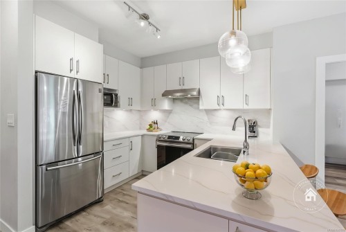 #308-20 Barsby Ave  Nanaimo, BC V9R 0K4