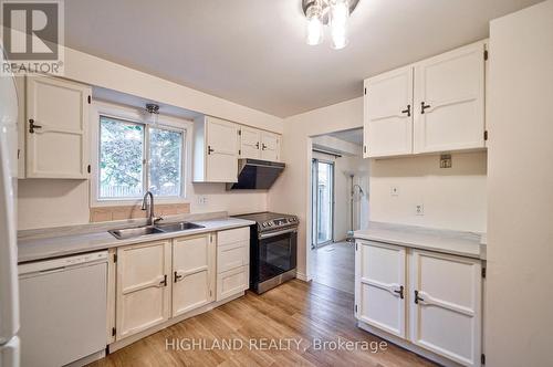 6455 Tisler Crescent, Mississauga, ON - Indoor Photo Showing Kitchen With Double Sink