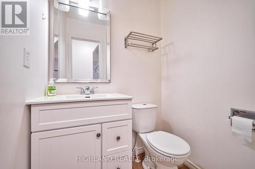 6455 Tisler Crescent, Mississauga, ON - Indoor Photo Showing Bathroom