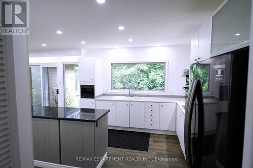 560 Crane Court, Burlington, ON 