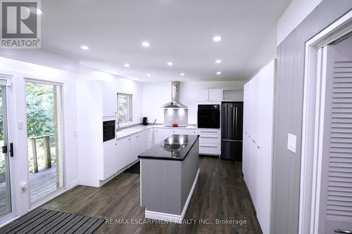560 Crane Court, Burlington, ON 