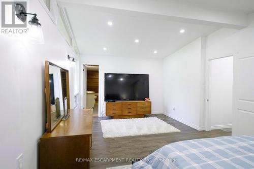 560 Crane Court, Burlington, ON 