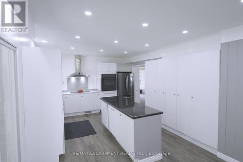 560 Crane Court, Burlington, ON 