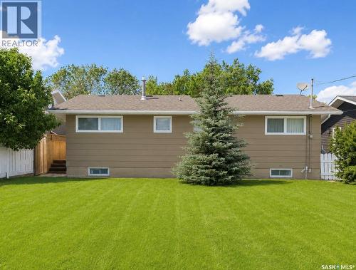 605 5Th Avenue W, Assiniboia, SK 