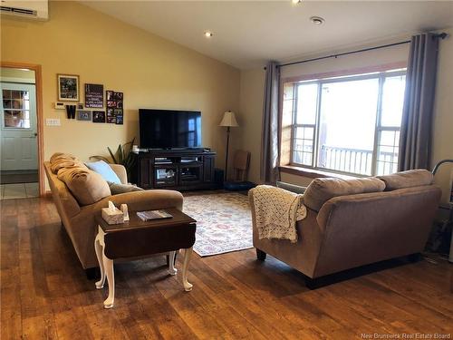 11 Palmer Rd, Waterville, NB 