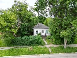 352 Margaret Avenue  Winnipeg, MB R2V 1T8