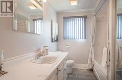 Family bathroom - 