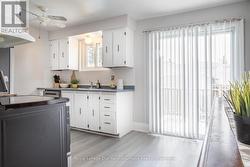 Cozy eat-in kitchen - 