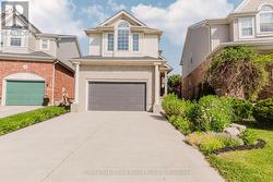 597 LITTLE DOVER CRESCENT E  Waterloo, ON N2K 4E5