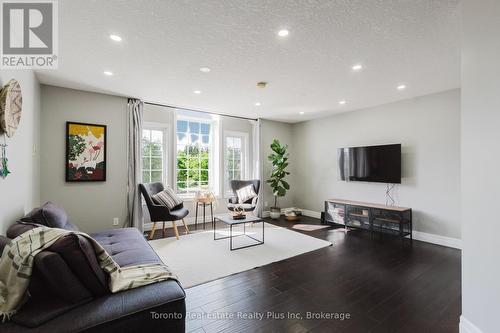 597 Little Dover Crescent E, Waterloo, ON 