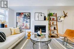 10 KENT ROAD  Toronto, ON M4L 2X6