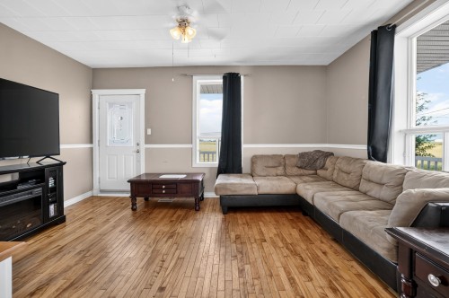 Salon - 960 Mtée Ouest, Saint-Barthélemy, QC 