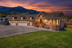 4453 Cedar Bay  Fairmont Hot Springs, BC V0B 1L2