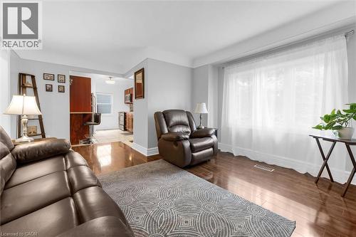 722 Burgess Avenue, Hamilton, ON - Indoor Photo Showing Living Room