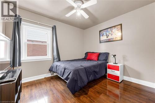 722 Burgess Avenue, Hamilton, ON - Indoor Photo Showing Bedroom