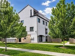 40 - 1016 FALGARWOOD DRIVE Oakville, ON L6H 2P5