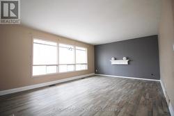27 GLENBARR ROAD  St. Catharines, ON L2T 1Y2