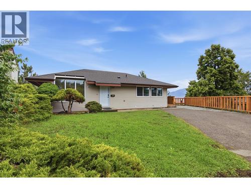 324 Whiteshield Crescent  Kamloops, BC V2E 1G1