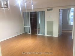 414 - 711 BAY STREET Toronto, ON M5G 2J8