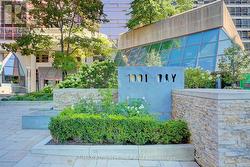 #1101 - 1001 BAY STREET Toronto, ON M5S 3A6