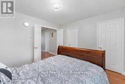 Dbl Dr entry to mstr bdrm - 