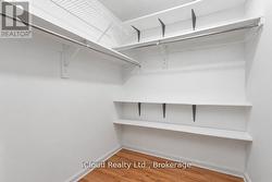 Walk in closety - 