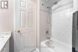 Upgraded bath quartz cntr. - 